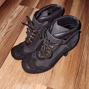 Predictions Black Lace-up Boots size 7.5 with heel Victorian Style